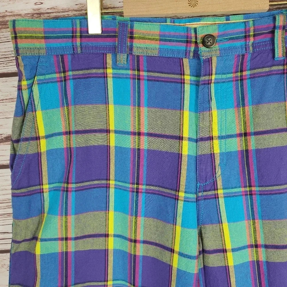 IZOD Mens Size 36x10 Blue/Green/Yellow/Purple Vibrant Plaid Cotton Golf Shorts - Picture 2 of 11